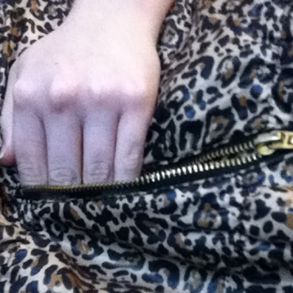 LEOPARD VEST - Picture 2 of 4