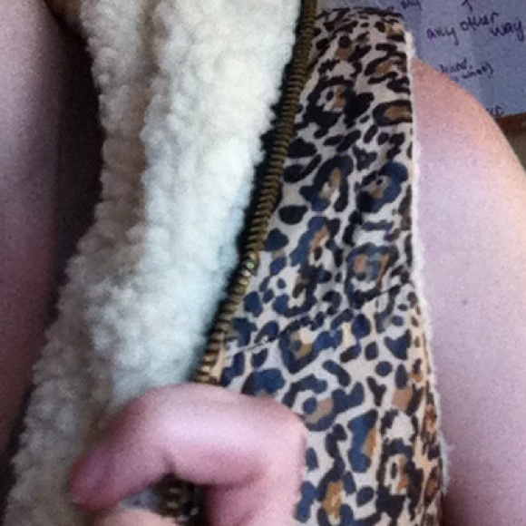 LEOPARD VEST - Picture 3 of 4
