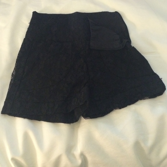 Black Lace High-Waisted shorts