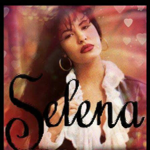 Selena - Picture 4 of 4