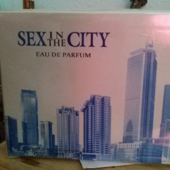"Light"Sex in the City Perfume 3.3oz bottle.SEALED