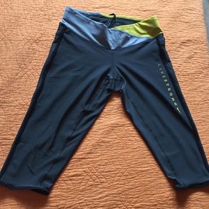 Nike Livestrong Capri leggings