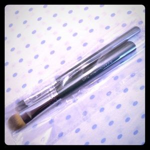 OFRA Cosmetics Eyeshadow Brush Duo (#11 and #20)