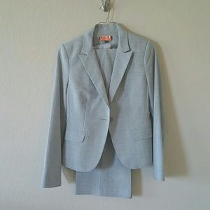 Express light grey suit size 6