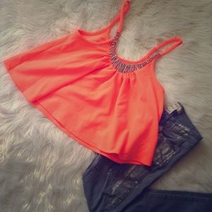 💕Pretty beaded peach tank💕