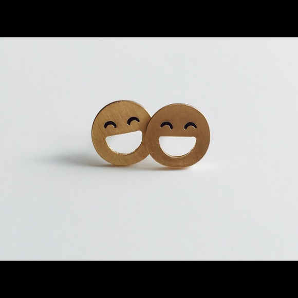 Smiley stud earrings 😃 - Picture 2 of 3