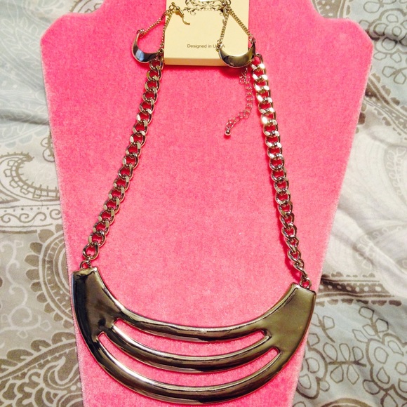 Necklace set