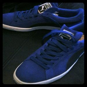 Brand new suede Pumas