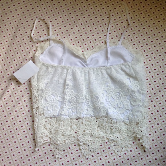 ❌SOLD ON VINTED❌ Fitted lace cami - Picture 3 of 4