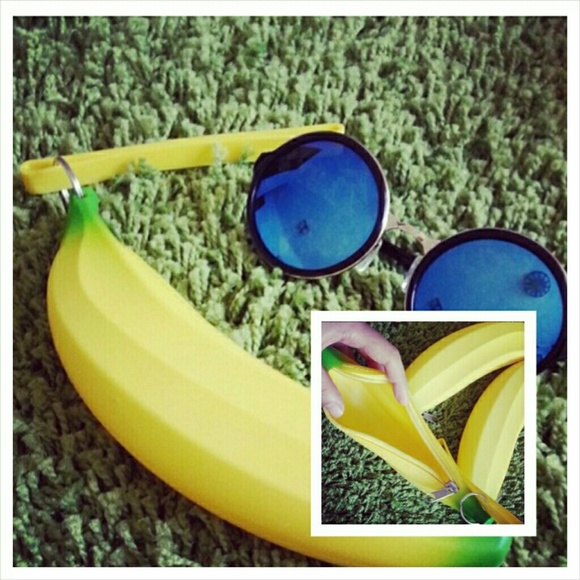 Banana wallet ( AVAILABLE)