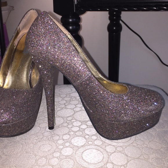 Charlotte Russe sparkle pumps Size 6