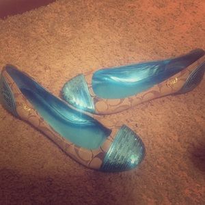 Adorable coach flats!