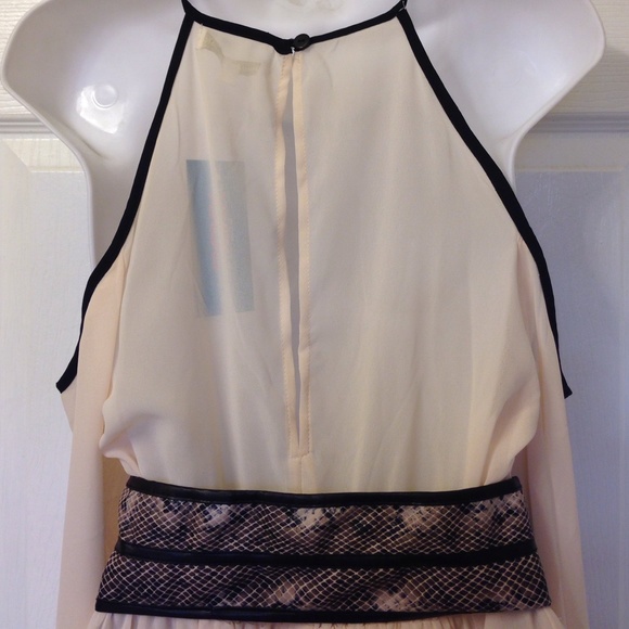 Maxi - Picture 3 of 4