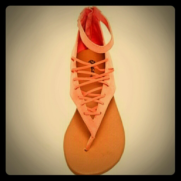 LAST ONE! Gladiator Style Sanda Size 6.5 NIB