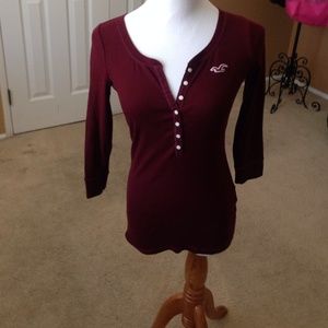 Burgundy quarter sleeve Hollister top
