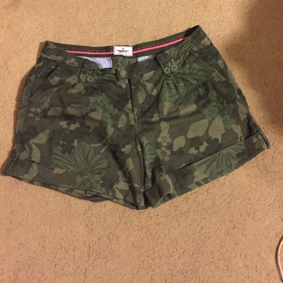 Camp print shorts, boyfriend fit