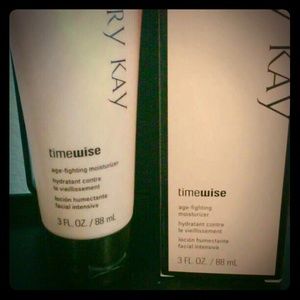 NIB Mary Kay Age Fighting Moisturizer