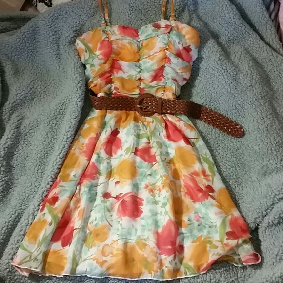 NWT Pretty floral dress