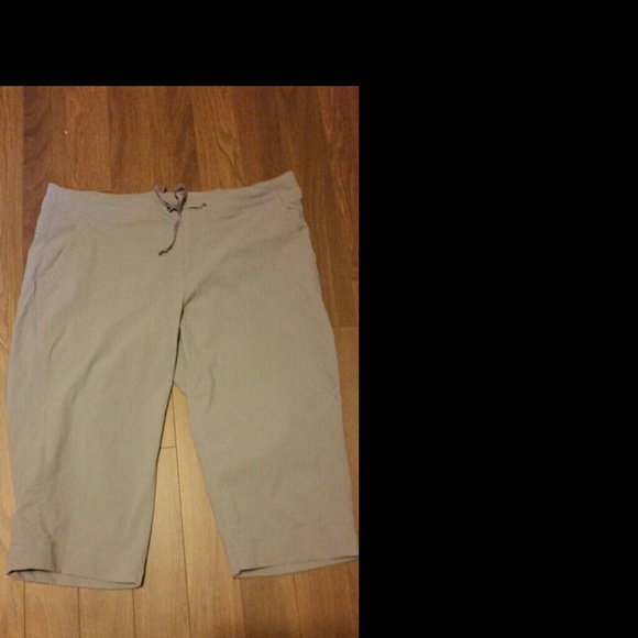 Columbia capris