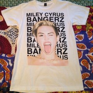 🚫SOLD🚫Miley Cyrus Bangerz Tour Shirt