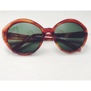 Vintage Tortoise Sunnies