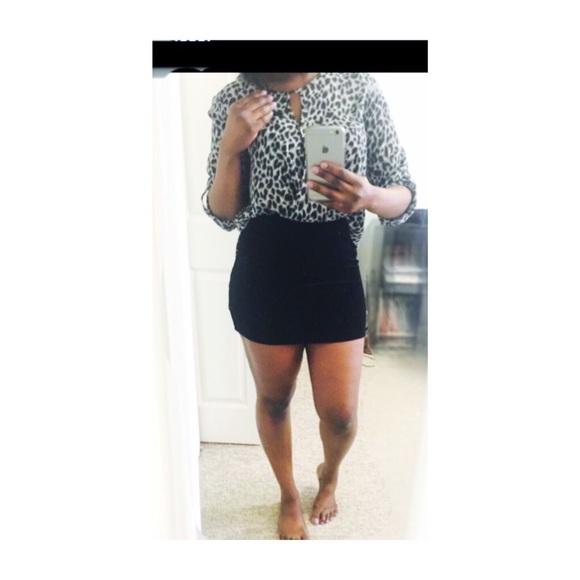 Velvet black skirt