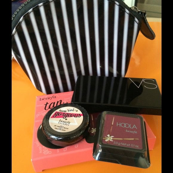 Makeup bundle (Benefit/Victoria Secret)