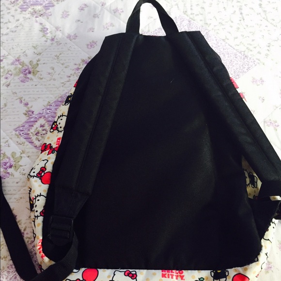 🚫SOLD🚫🎀😺Hello Kitty Backpack😺🎀 - Picture 2 of 4