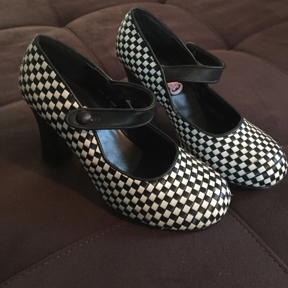 Black and white checkered heels.