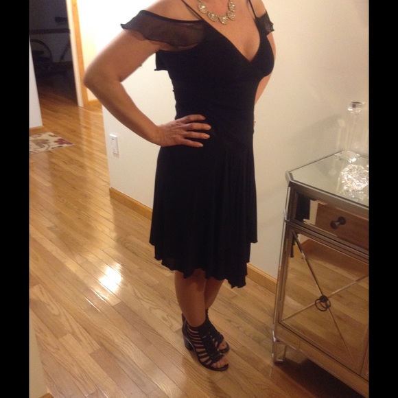 Bebe flare dress with off shoulder chiffon sleeves - Picture 3 of 4