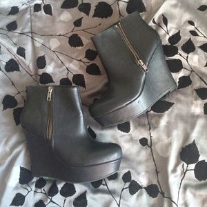 Missimo platform booties