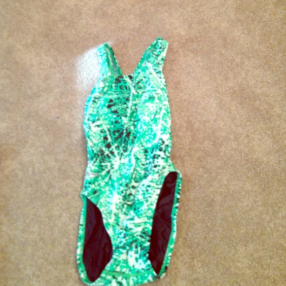 Cute one piece speedo girls swimsuit