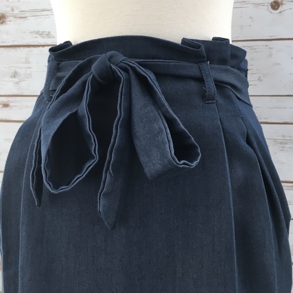 • Bar III Blue Bow Skirt • - Picture 2 of 3