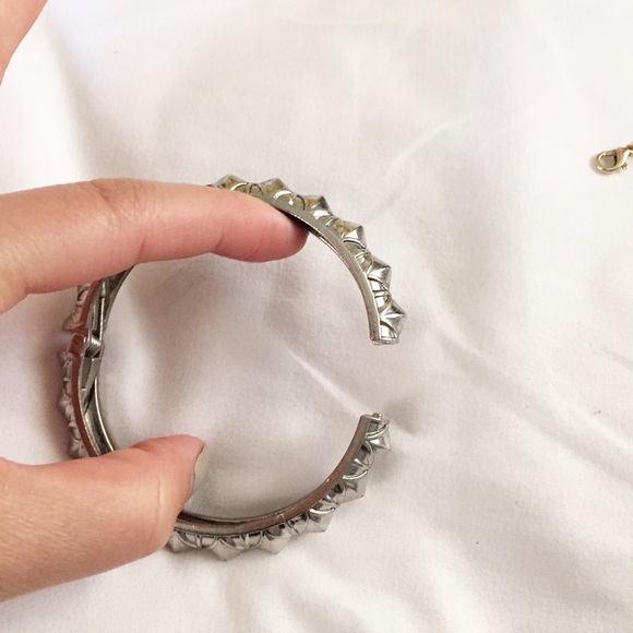 • silver textured bangle • - Picture 2 of 2