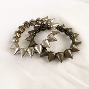• 2 spiky bracelet •