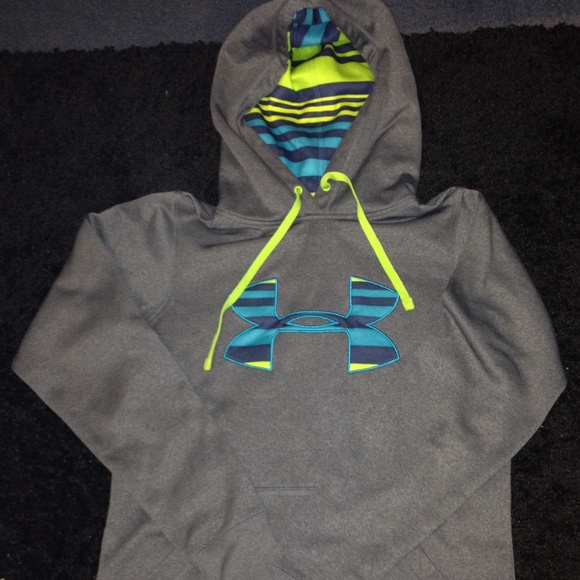Women's under armour hoodie XS loose