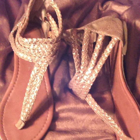 Sandals - Picture 1 of 2