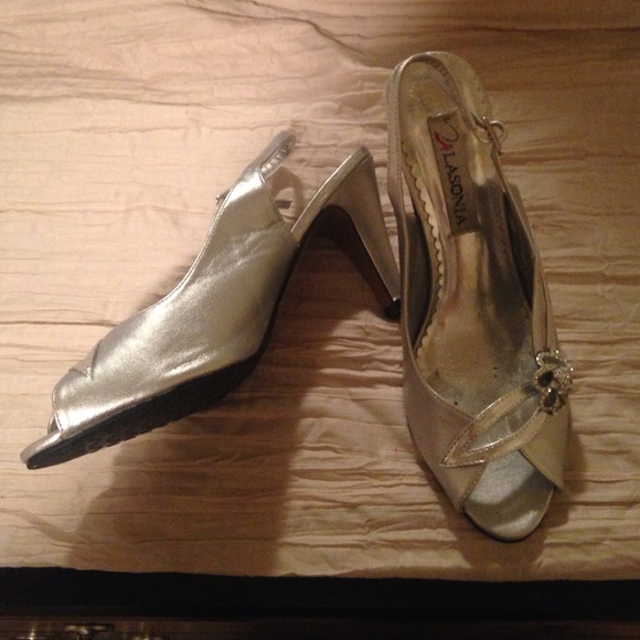 Silver special occasion dress heels