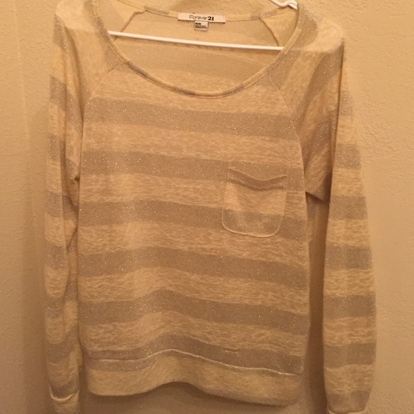 Sweater / top