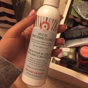 Milk Oil Conditioning Cleanser