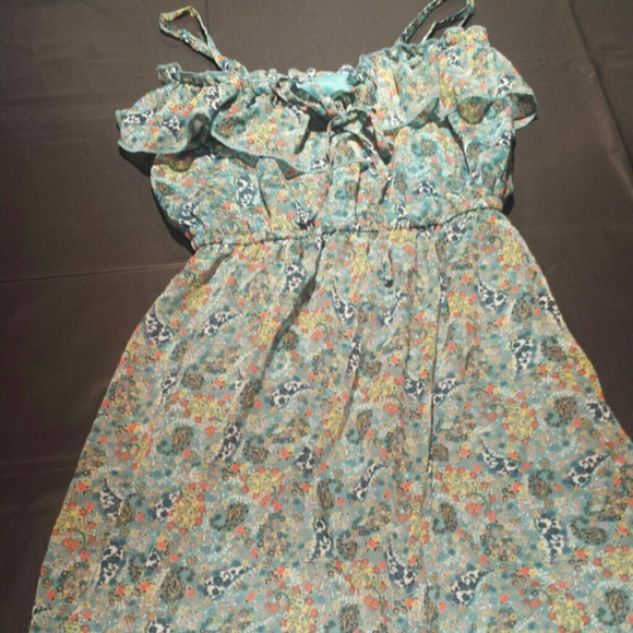 Dress - Picture 3 of 3