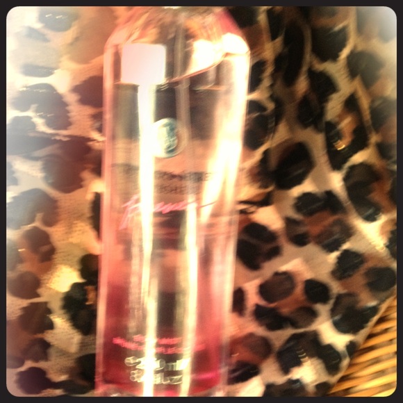 Victoria Secret Bombshell forever body mist