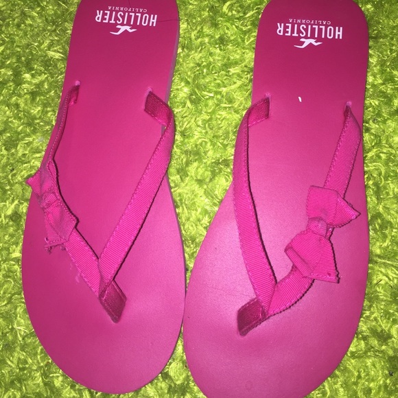 Hollister flip flops🎀