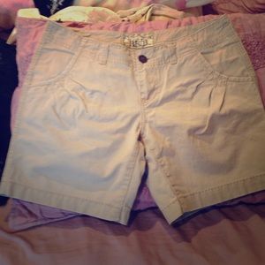 BKE khaki shorts