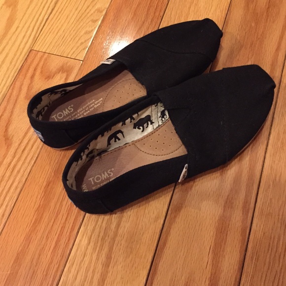 TOMS Shoes - Black TOMS