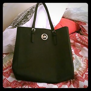 Michael Kors Tote!