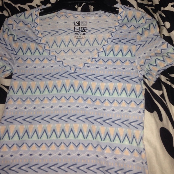 Pacsun patterned vneck