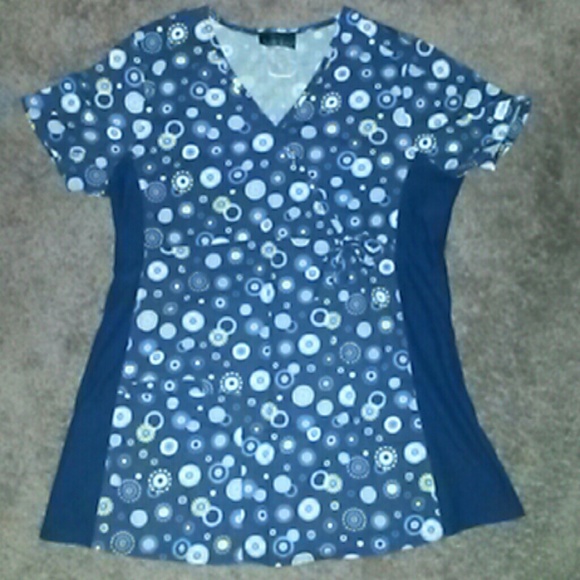 Maternity scrub top