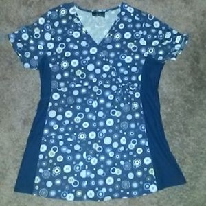 Maternity scrub top