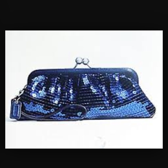 Coach Clutches & Wallets - 🚫SOLD COACH NWOT SEQUIN FRAMED  BAG